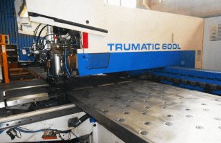 Комбинированный лазерно и координатно-пробиваемый пресс TRUMATIC 600L